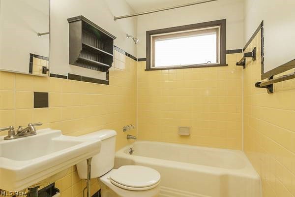 Frank Berzins Chardon Estates 2 - Residential Lease