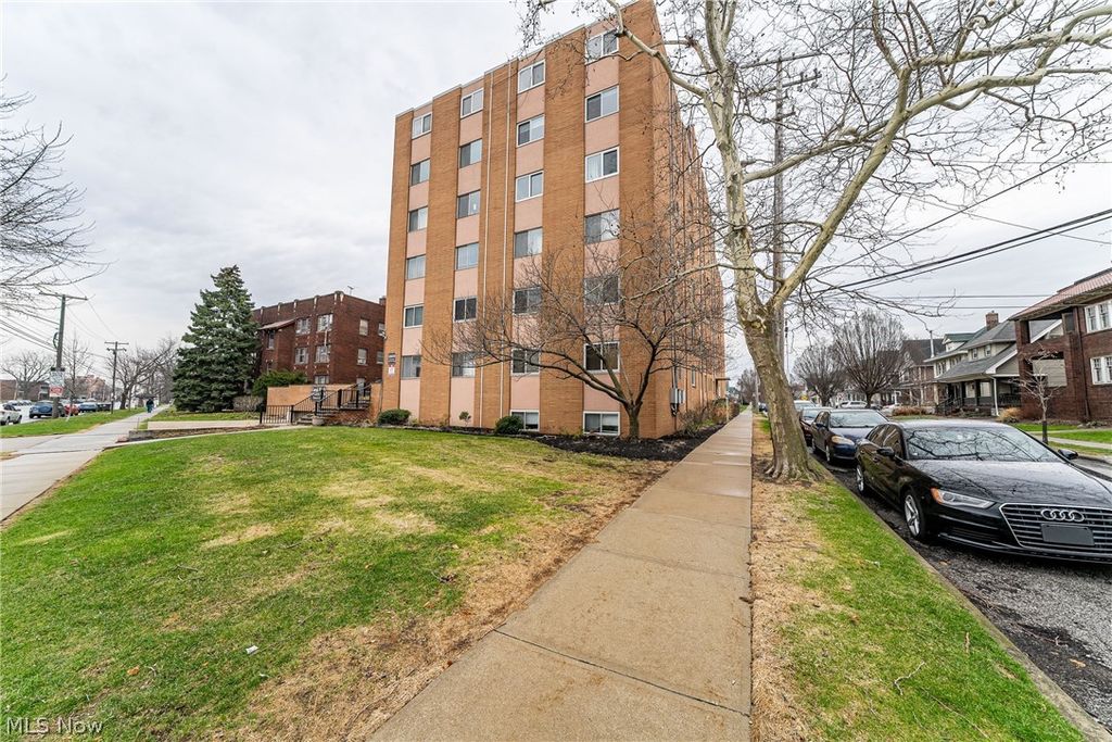 Photo of 12029 Clifton Boulevard #505, Lakewood, OH 44107 (MLS # 5213396)