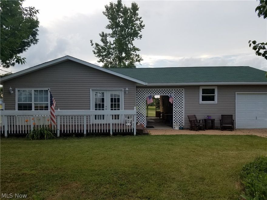 2 bedroom ranch home in the gated community of Cinnamon Lake. Great  20x 30 2 car garage. Mapleton Schools.