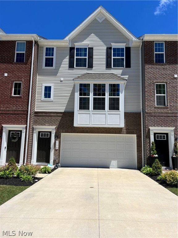 View Willoughby, OH 44094 townhome