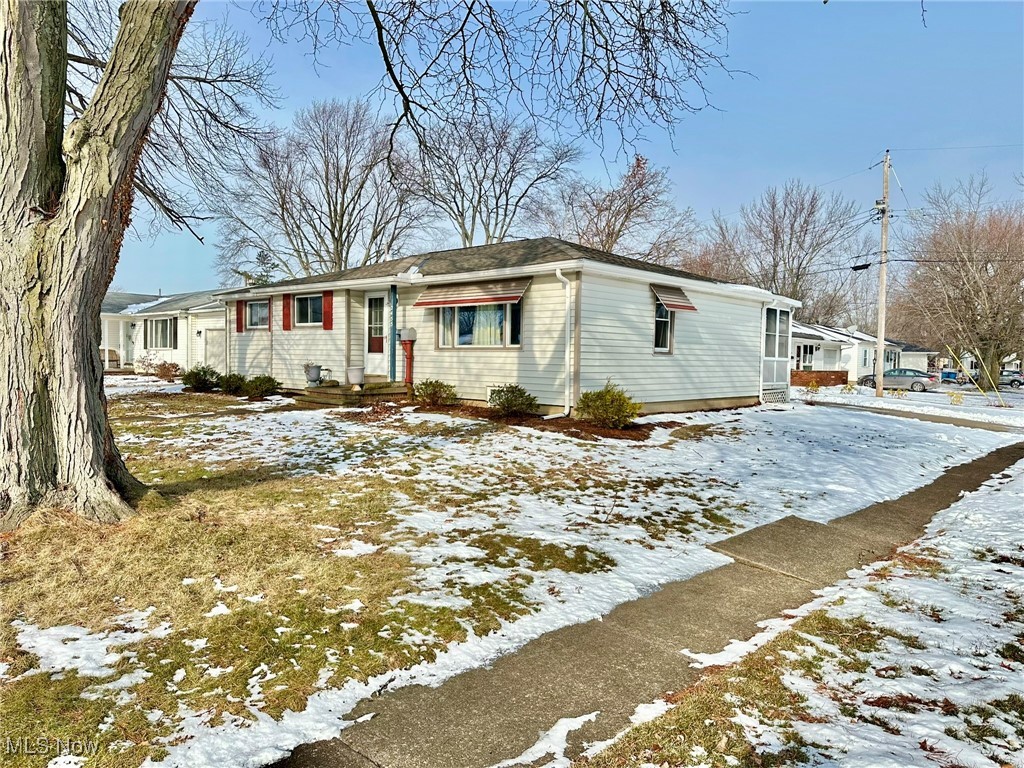 2455 Lincoln Drive, Lorain, Ohio image 2