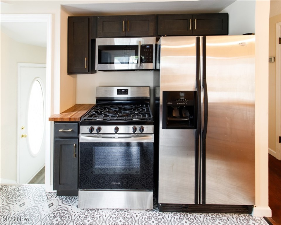 31827 Glenhurst Road, Willowick, Ohio image 11