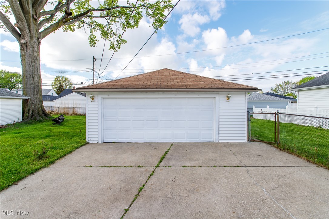 31827 Glenhurst Road, Willowick, Ohio image 3