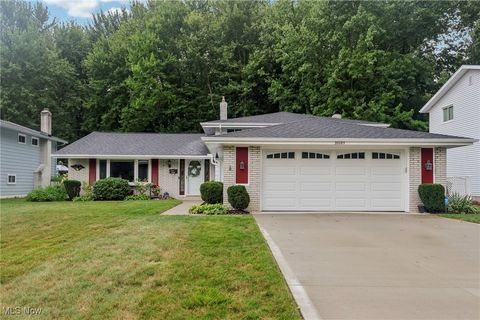 28065 Edgepark Drive, North Olmsted, OH 44070 - #: 5149999