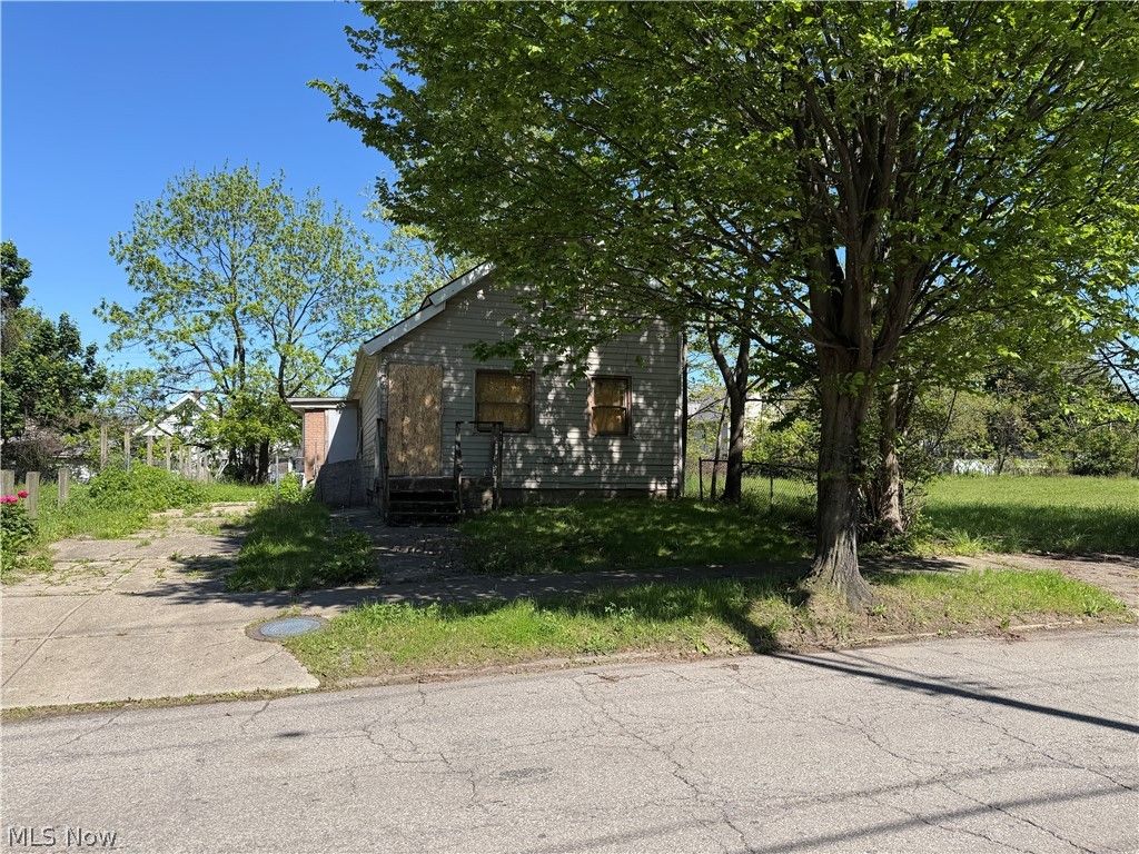 Photo of 3419 E 70th Street, Cleveland, OH 44127 (MLS # 5212800)
