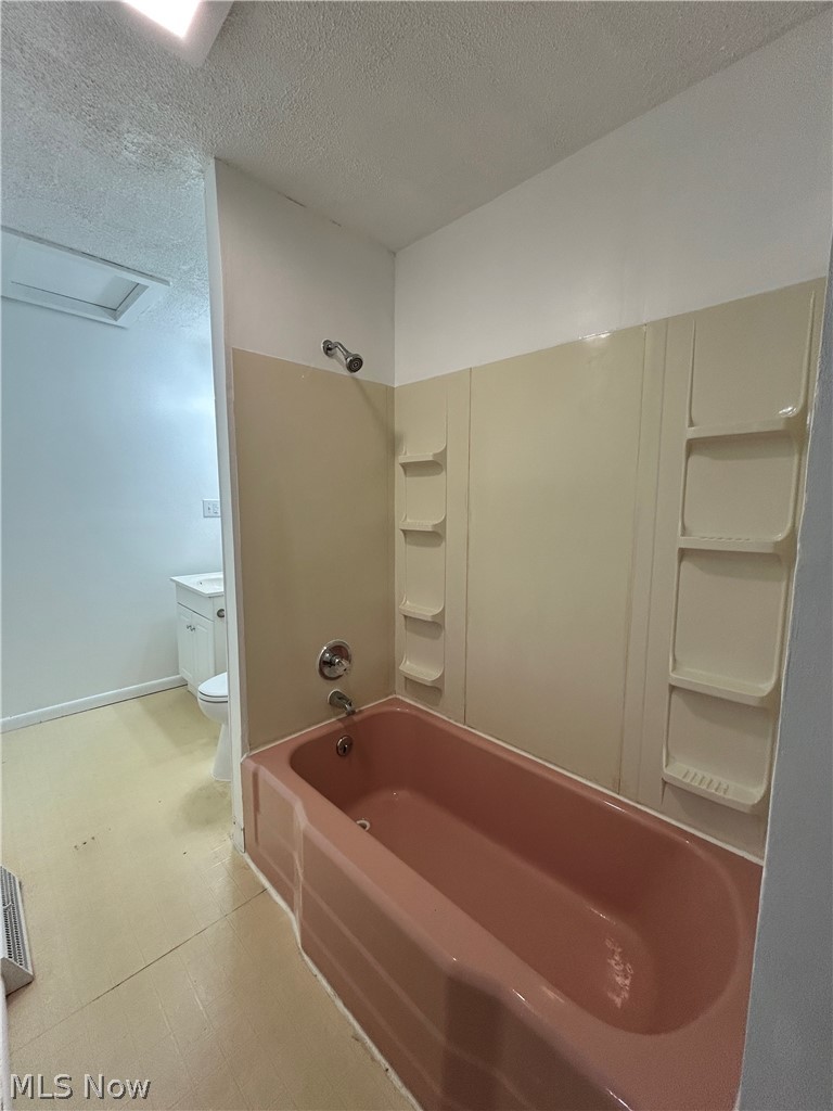 212 Main Street 1/2