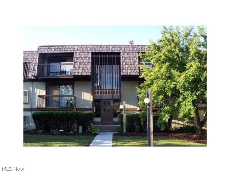 * Investors dream, this is it - do it the way you want. *Handymans special *Spacious  *Needs Work! *Great Location, Rear Of Complex  *Low Traffic Area * In unit laundry facility for washer & dryer *Pantry  *Garage Unit 14 very close to unit. * Make us your best offer  * SARO