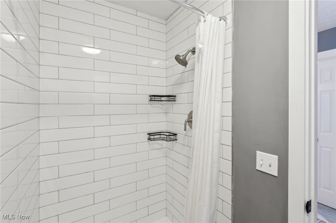 31650 Birch Circle, Solon, Ohio image 28