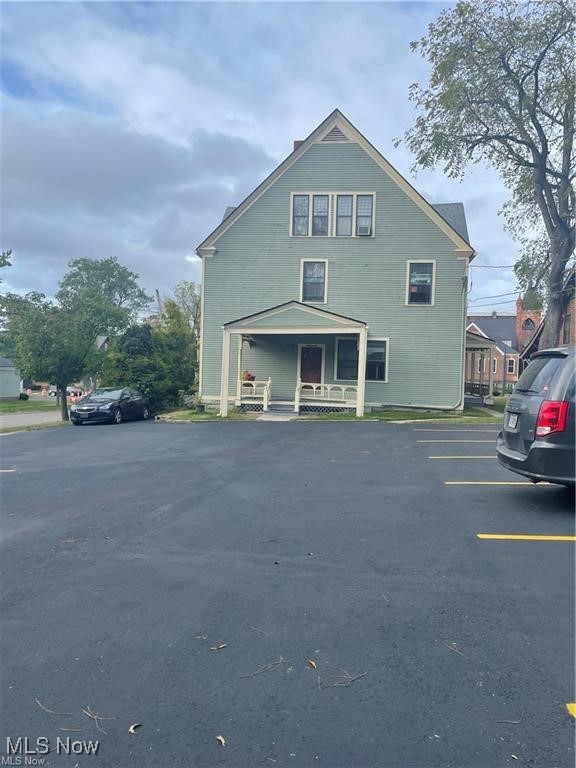 V A Taylor & A Rinears Allotm - Residential Lease