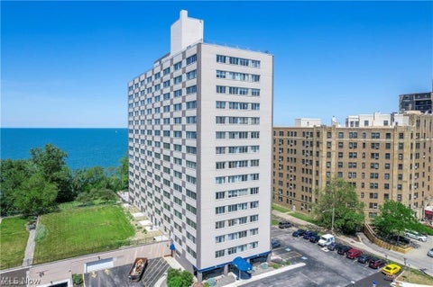 Photo for 12520 Edgewater Drive 910
