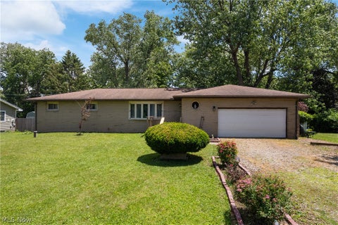 Tiny photo for 12780 Jamestown Avenue NW, Uniontown, OH 44685 (MLS # 5206821)