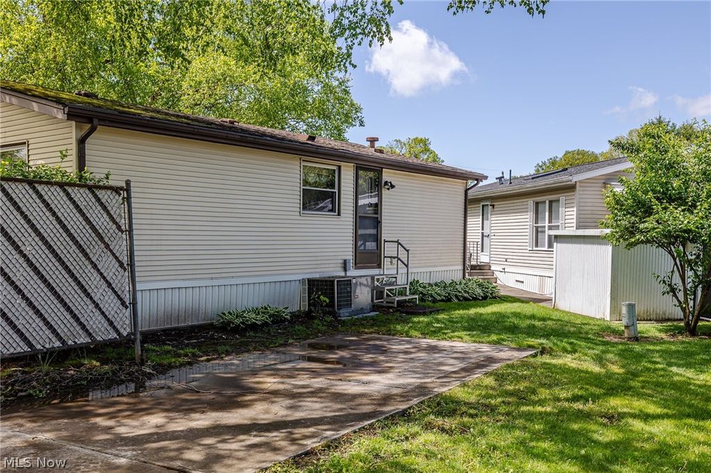 Photo of 10 Birch Lane, Olmsted Township, OH 44138 (MLS # 5206065)