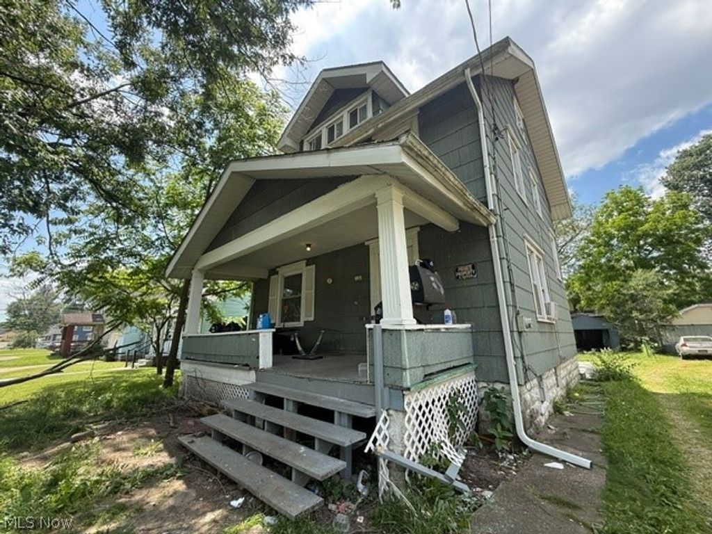 Photo of 1815 Roosevelt Avenue NE, Canton, OH 44705 (MLS # 5218117)