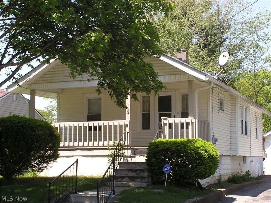 WOW! Says it all...Just move in, unpack, and relax. Recent updates include: new carpet through out, bathroom floor and toilet, front porch outdoor carpet, freshly painted interior all in 2017. Siding, roof, and vinyl windows 2011. Rear deck, 2014. 2017 New Refrigerator and Range. Convenient location minutes to shopping, dining, and express way. Includes a 1 year home warranty...Just remember, you snooze, you lose!!