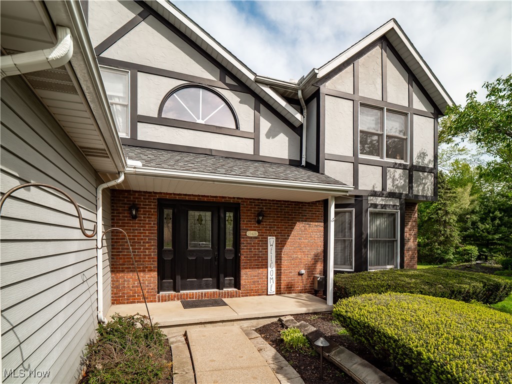 21428 Montclare Boulevard, Strongsville, Ohio image 2