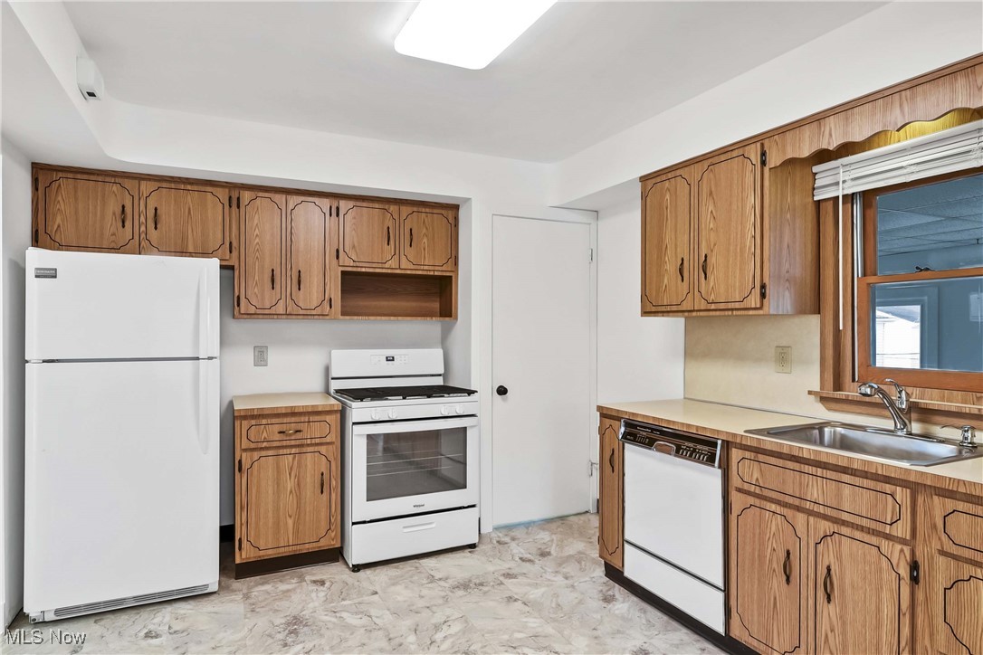 7252 Oakwood Road, Parma, Ohio image 15