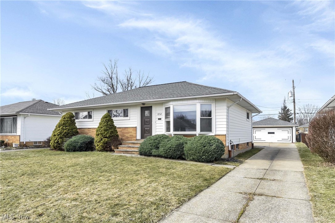 7252 Oakwood Road, Parma, Ohio image 1