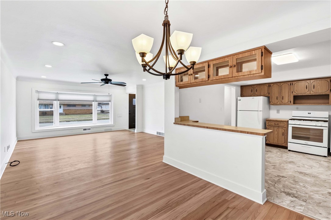 7252 Oakwood Road, Parma, Ohio image 13