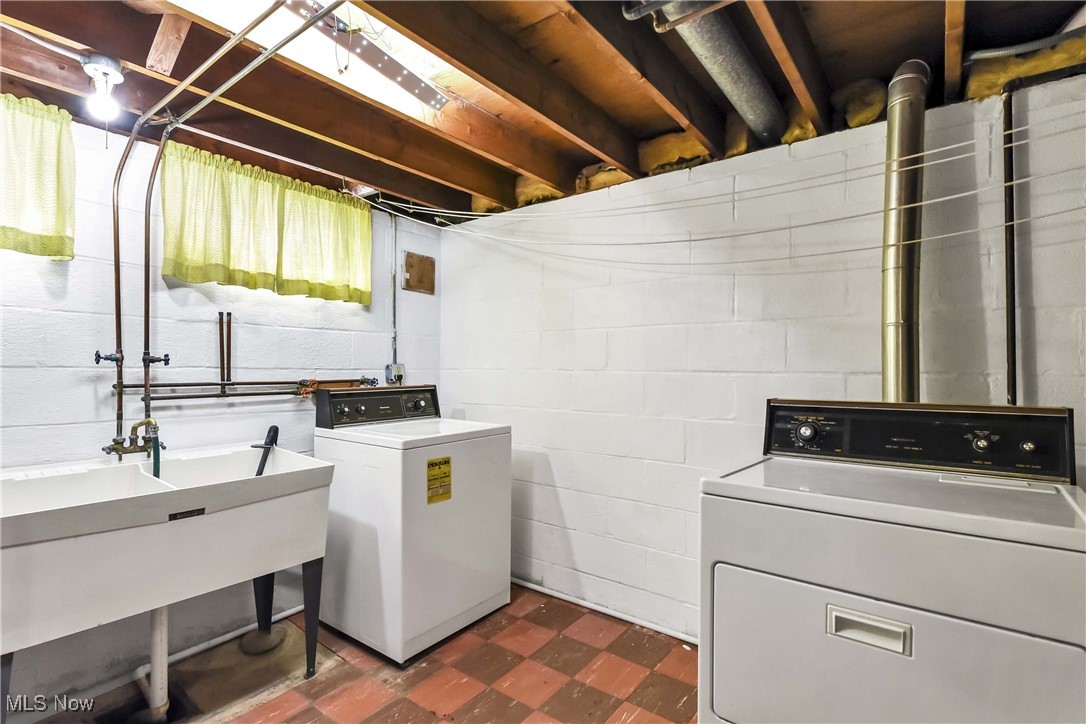 7252 Oakwood Road, Parma, Ohio image 32