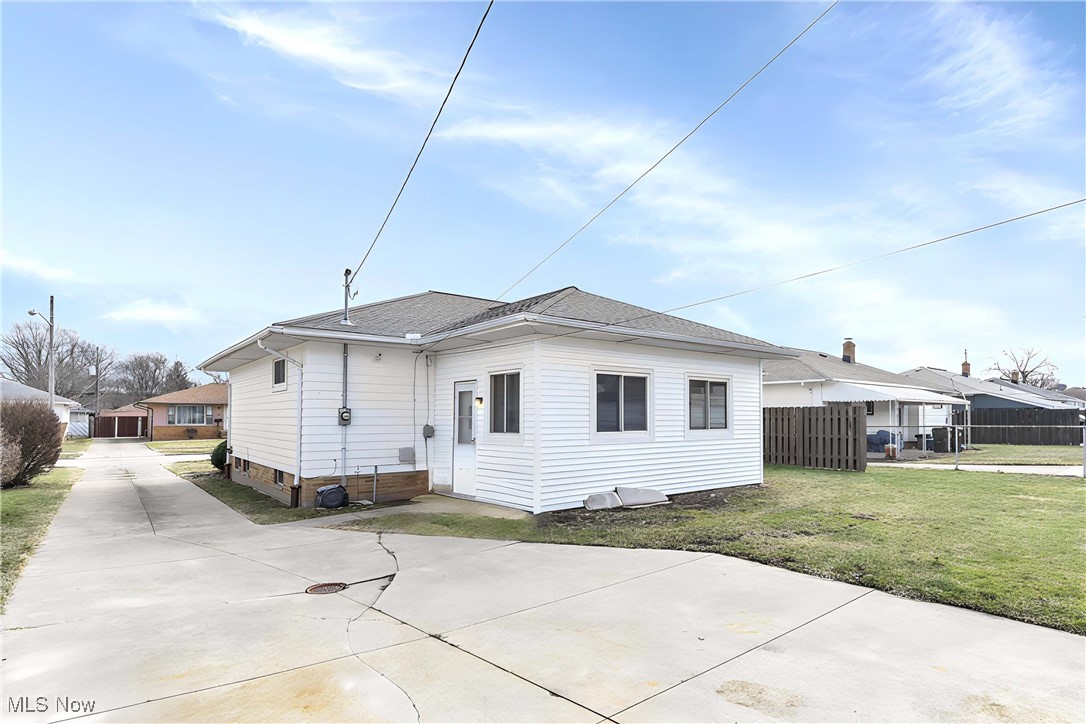 7252 Oakwood Road, Parma, Ohio image 5