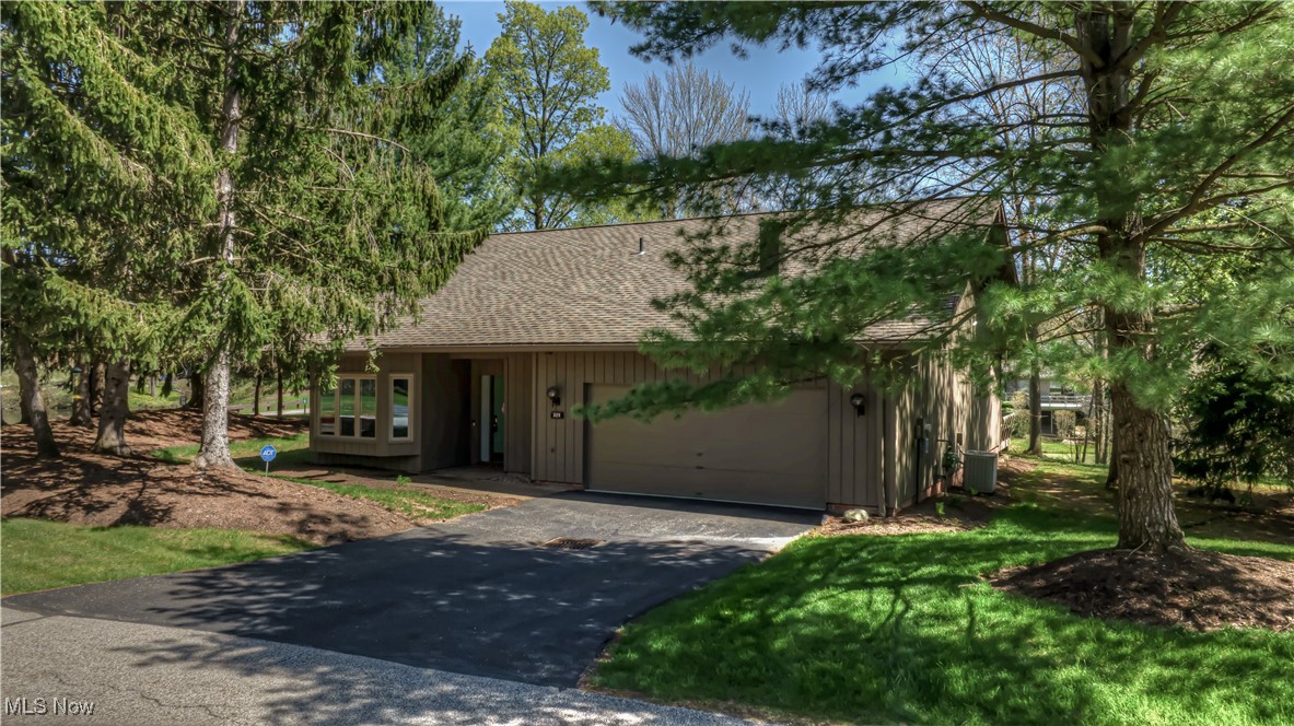 325 Inwood Trail