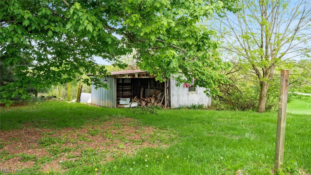 8045 Old Town Road, East Fultonham, Ohio image 15