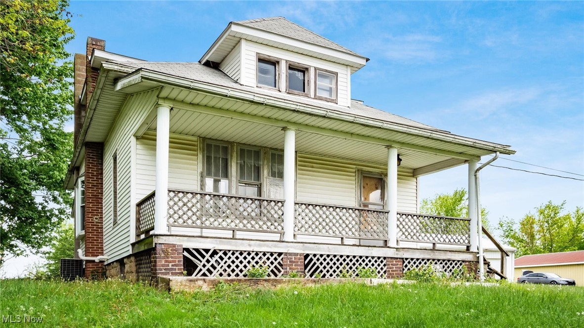 8045 Old Town Road, East Fultonham, Ohio image 1