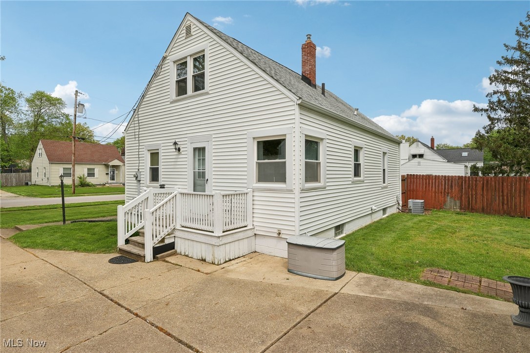 676 E Paige Avenue, Barberton, Ohio image 33