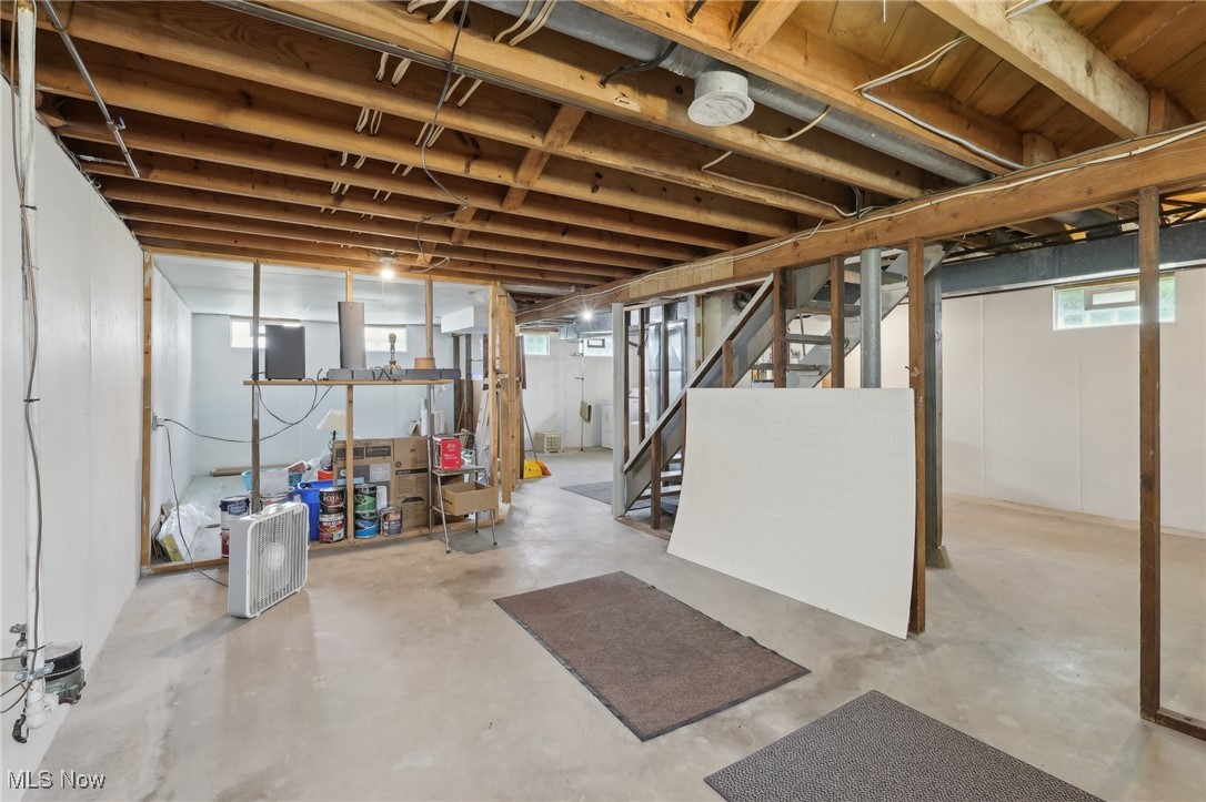 676 E Paige Avenue, Barberton, Ohio image 30