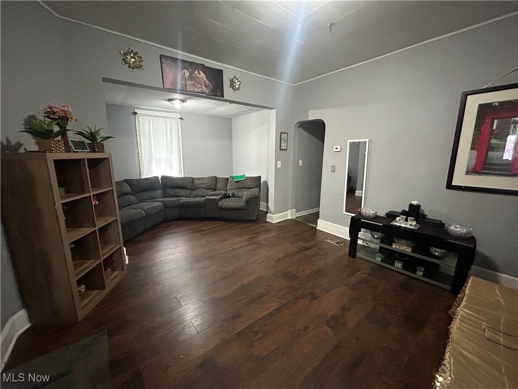 Photo of 2710 Althen Avenue, Cleveland, OH 44109 (MLS # 5177588)