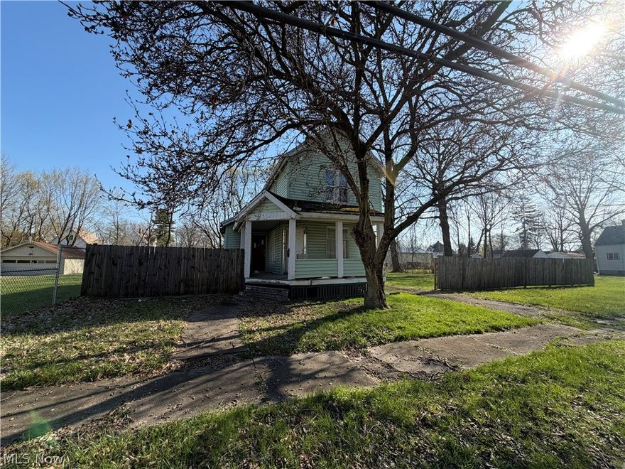 Investment Opportunity – 199 Forest St NW, Warren, OH
Conventional 2-story frame home (built 1920) offering 1,122 sq. ft. of living space on a 40x148 lot. The property has been completely gutted to the studs, providing an ideal scenario for a full custom remodel, and keep as a rental or sell as affordable housing. Featured on the property is a substantial 880 sq. ft. 3-car detached garage and a spacious rear yard. Property being sold AS-IS. Buyer to do due diligence. This is a high-potential project in the 44483 area with strong ARV potential given the garage and lot size.