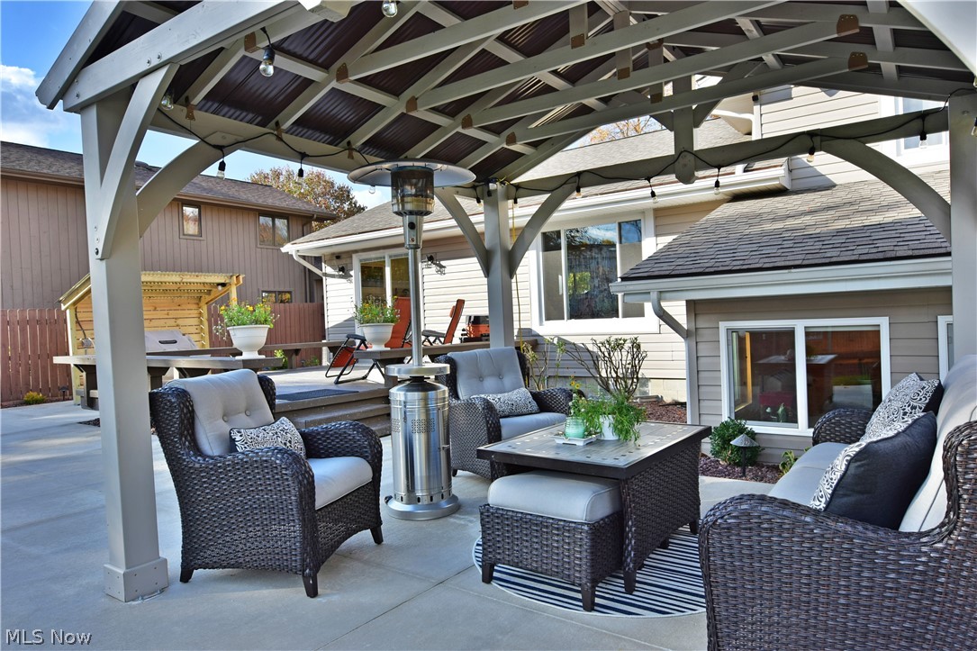 Four Seasons - Residential