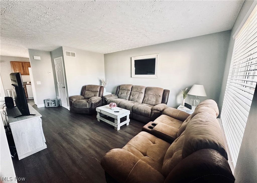 Photo of 3200 Foxford Court, Lakemore, OH 44312 (MLS # 5189709)