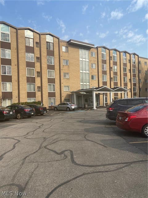 Condo For Sale - 25735 Lorain Road #304<br/> North Olmsted, OH 44070