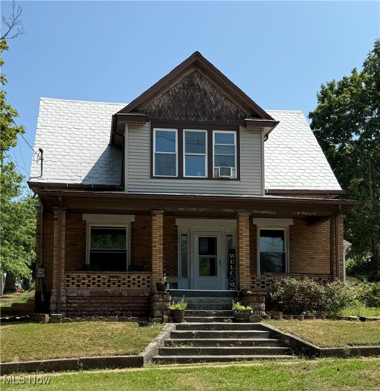 Located on the corner of N. Ellsworth and 5th St., this low maintenance exterior allows you to spend more time enjoying your home...less time on yard work. This 4 bedroom, 2 full bath home features spacious rooms throughout. Living room, dining room, laundry/bath combo, first floor bedroom and bright kitchen complete the first floor. All appliances included. Updates include: 1st floor bedroom, beautiful kitchen cabinets, freshly painted and new flooring throughout. Upstairs you will find 3 spacious bedrooms with large closets and full bath. Original woodwork remains in the beautiful staircase. Covered front porch. Full unfinished basement for extra storage. Slate roof has been Elastomeric coated. Come take a look!
!