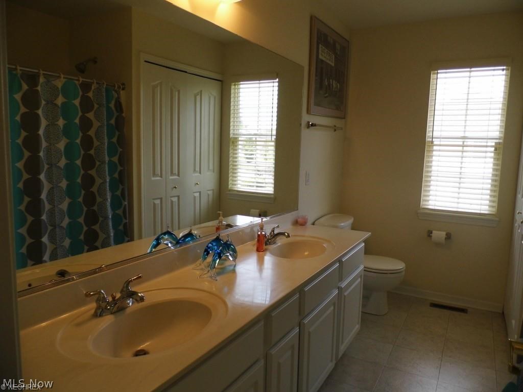 Lakes of Aurora - Residential