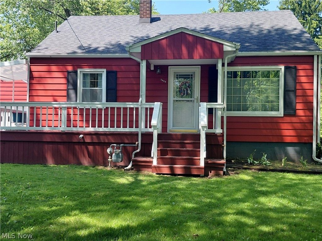 Photo of 7489 Van Ness Avenue, Hubbard, OH 44425 (MLS # 5211719)