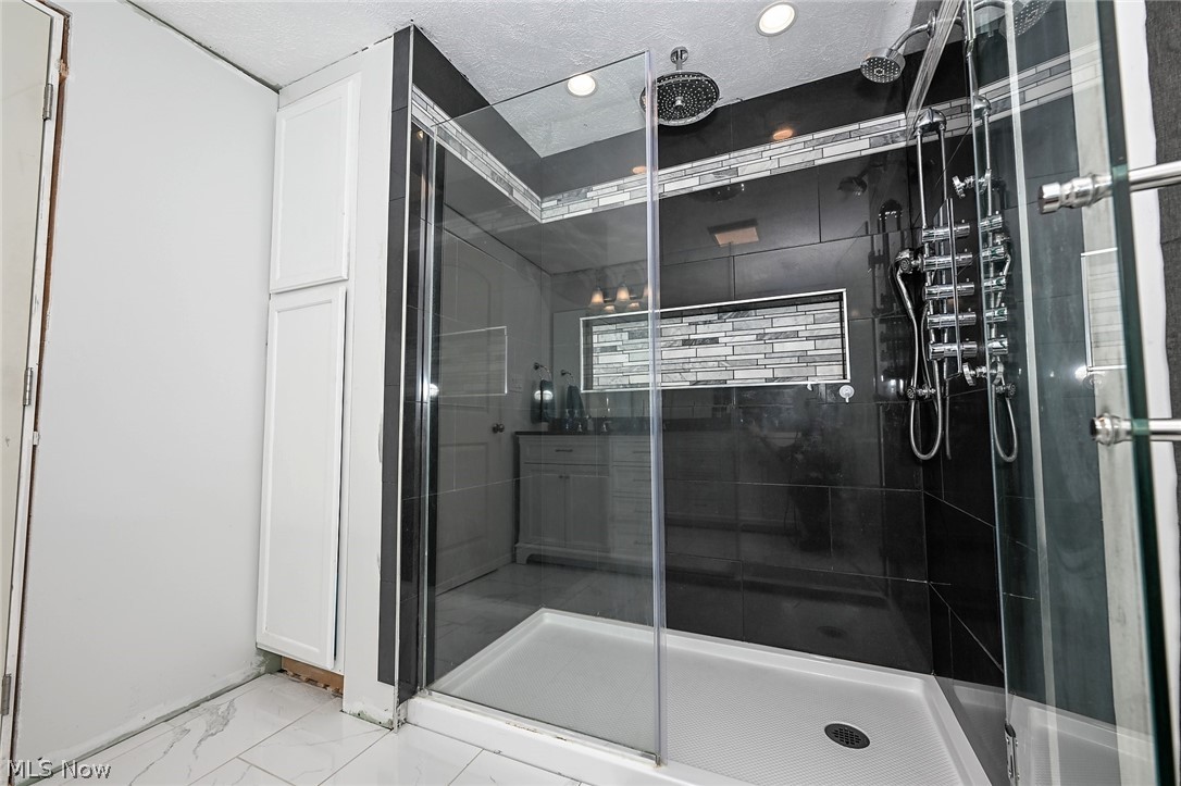 Moores N Barb - Residential