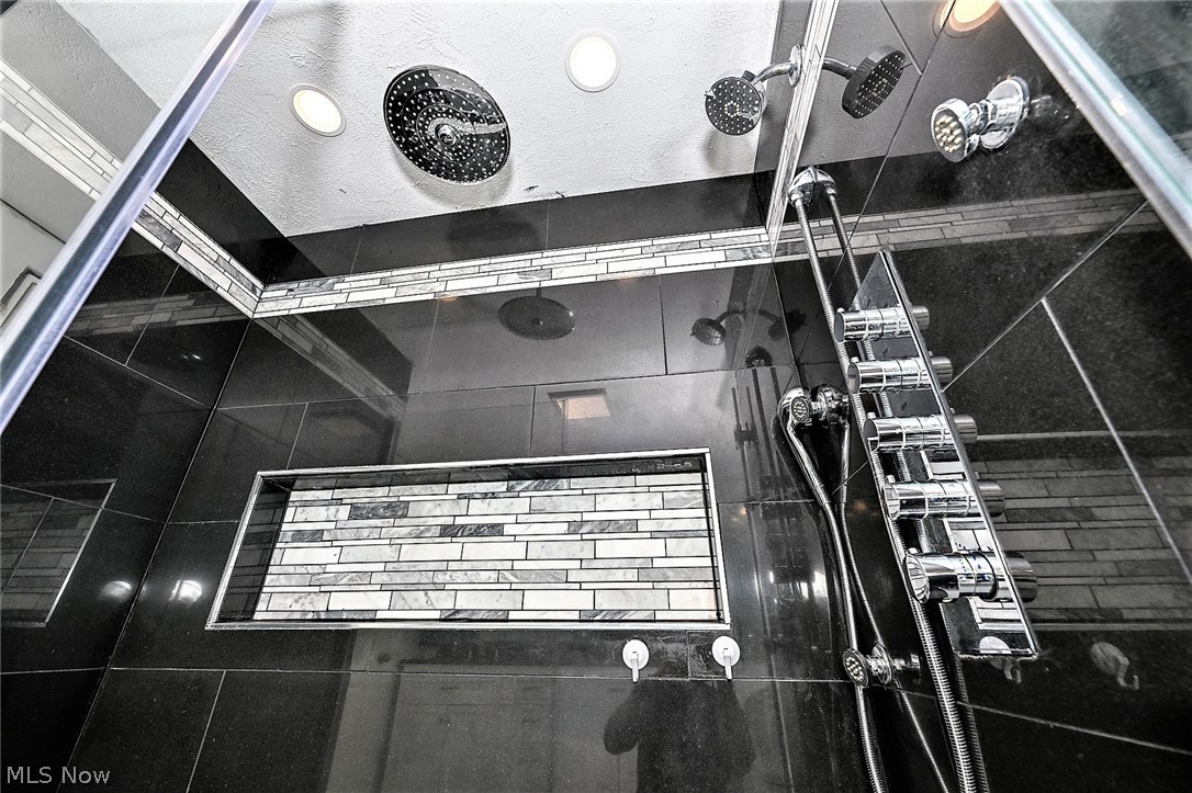 Moores N Barb - Residential