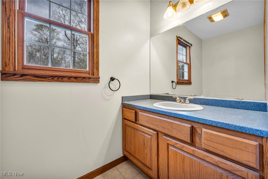 8271 Sheltered Cove, Mentor, Ohio image 16