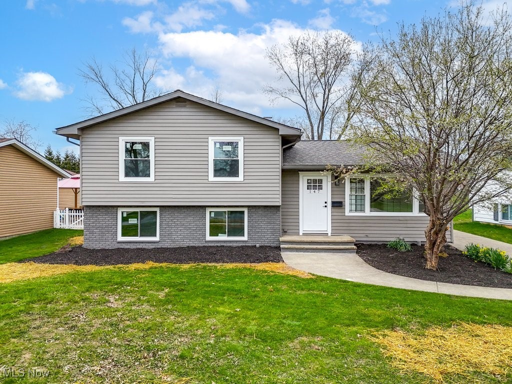 147 Saint Laurence Boulevard, Eastlake, Ohio image 1