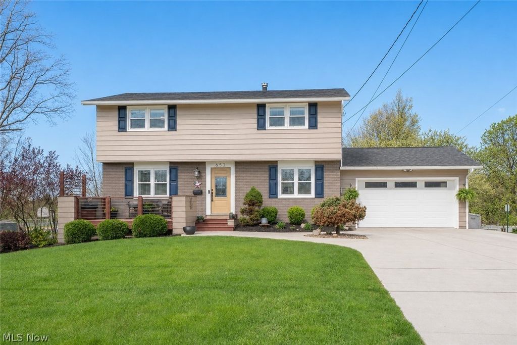 Photo of 652 West Street, Wadsworth, OH 44281 (MLS # 5202720)