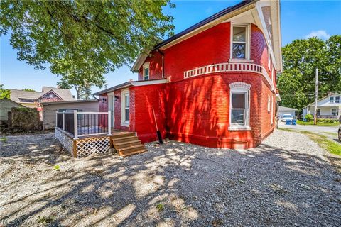 Tiny photo for 470 S Saint Clair Street, Painesville, OH 44077 (MLS # 5216907)