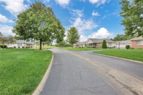 Tiny photo for 4305 E Strattford Circle E, Zanesville, OH 43701 (MLS # 5238961)