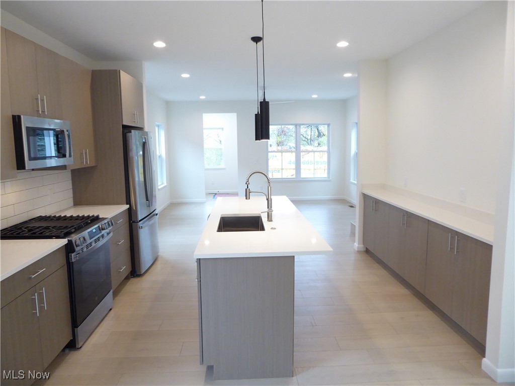 Tremont (Metro North) - Residential