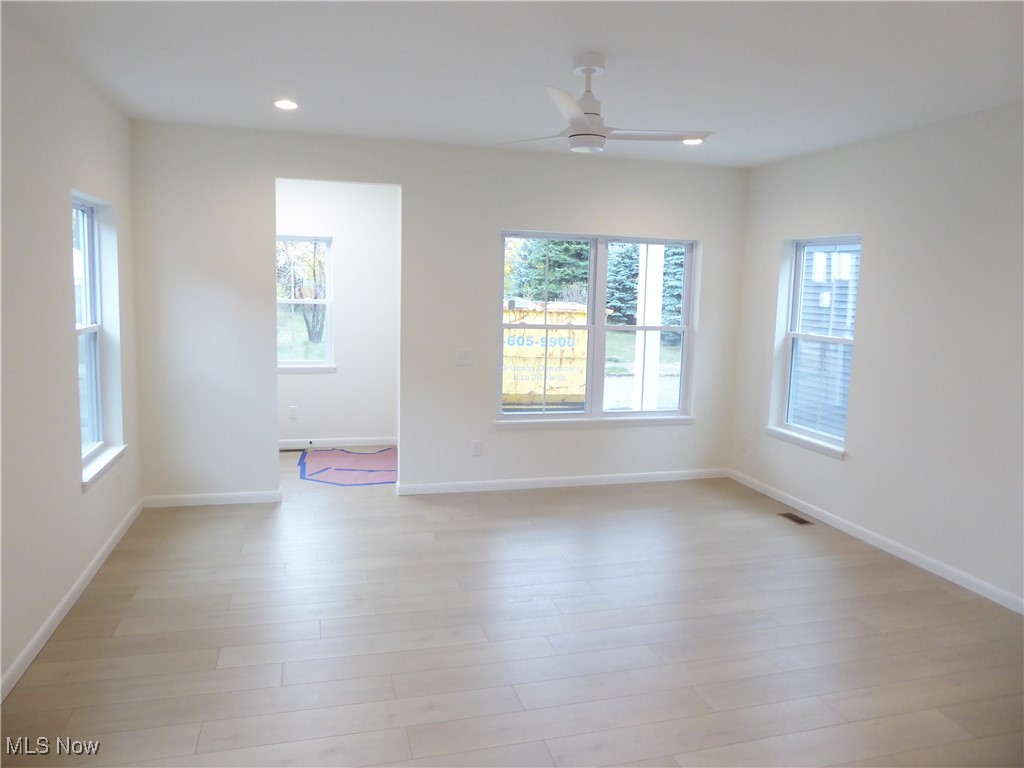 Tremont (Metro North) - Residential