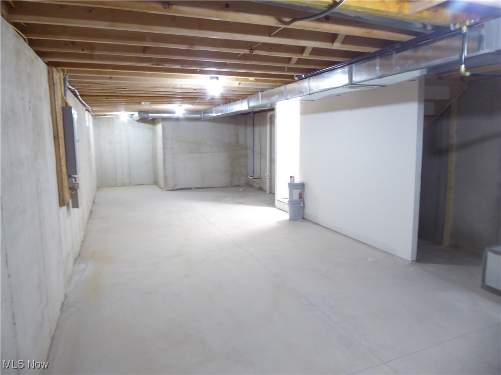 Tremont (Metro North) - Residential