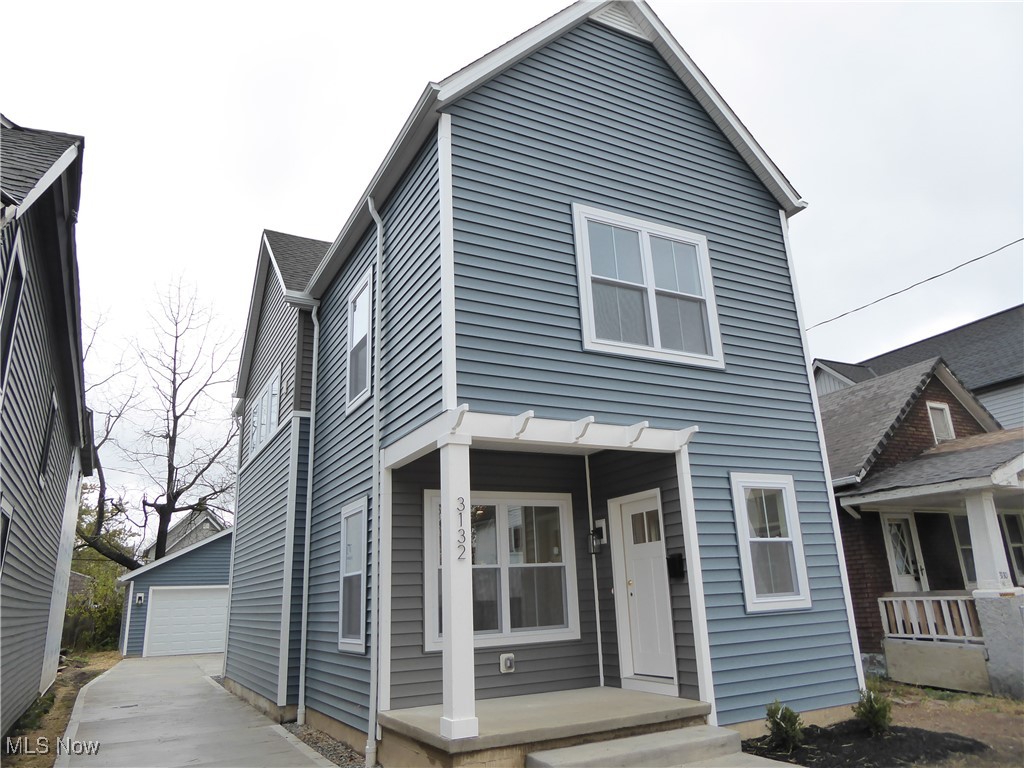 Tremont (Metro North) - Residential