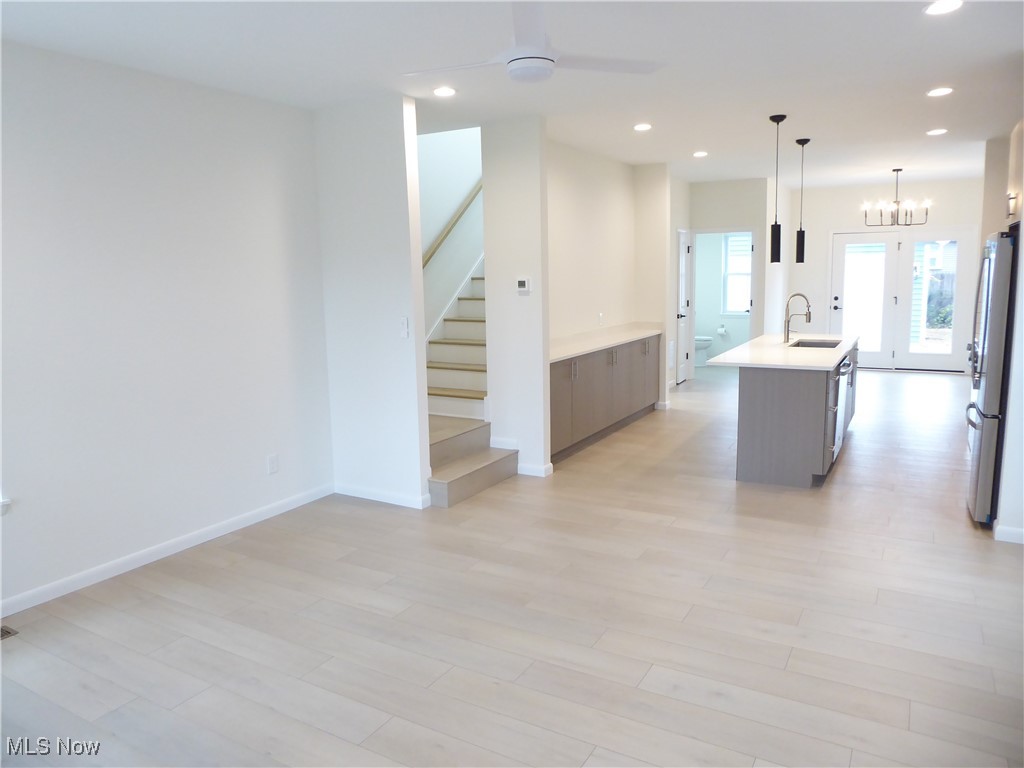 Tremont (Metro North) - Residential