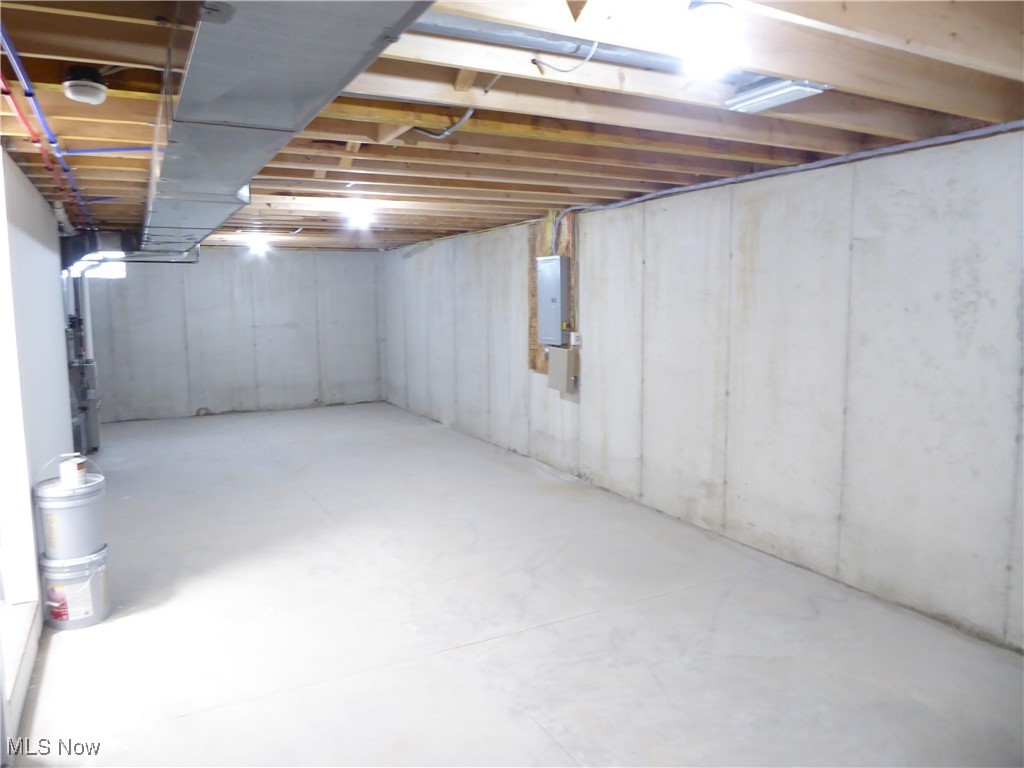 Tremont (Metro North) - Residential